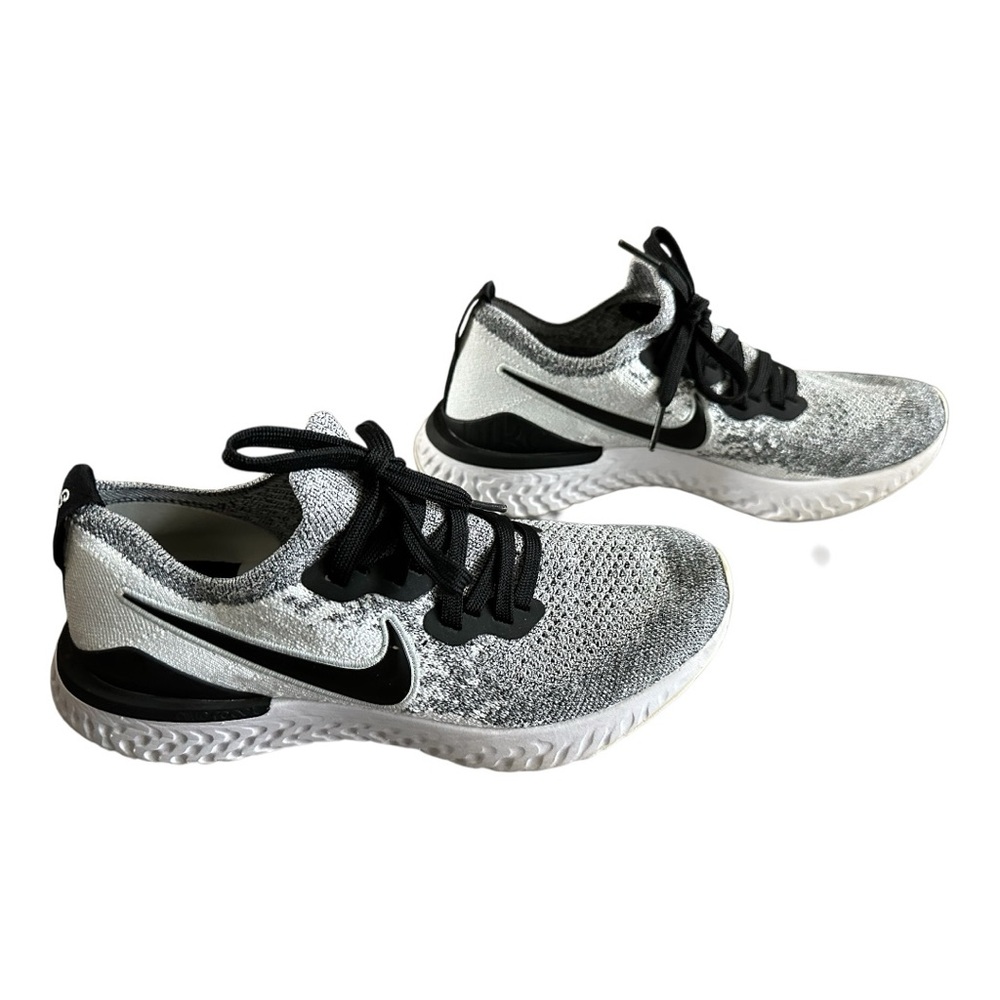 Nike Gray and White Sneakers epic react tennis size 6.5 flyknit